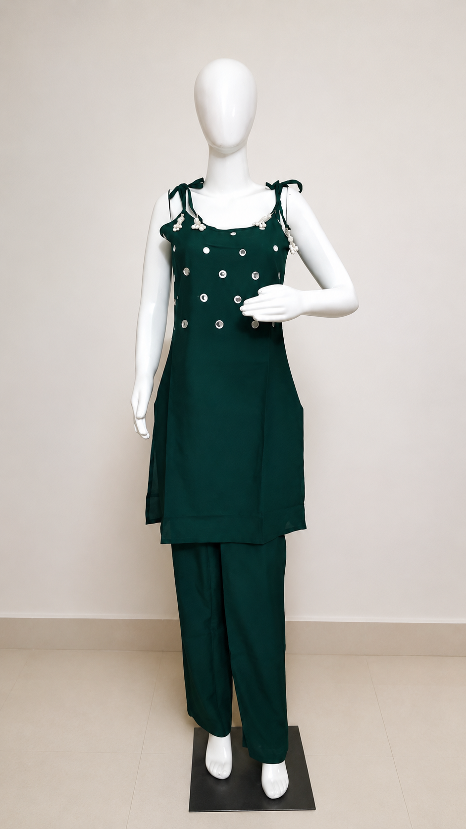 Vastraanii Women’s Green Embellished Tie-Strap Co-ord Set