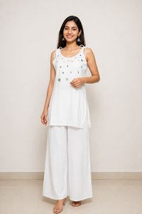 Vastraanii Women’s Green Embellished Tie-Strap Co-ord Set