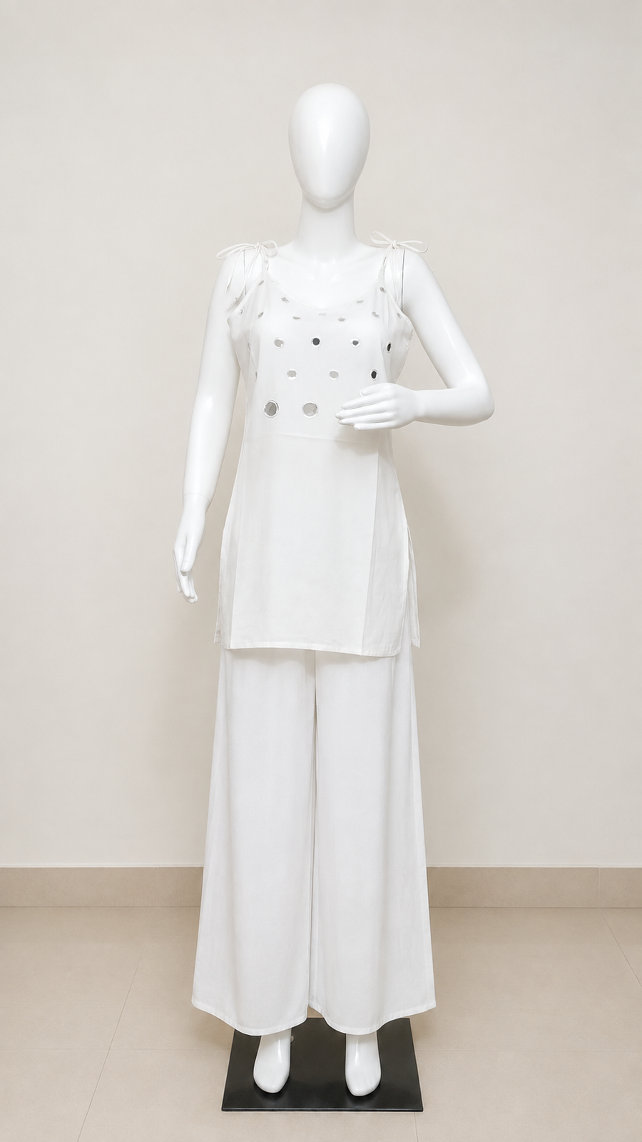 Vastraanii Women’s Green Embellished Tie-Strap Co-ord Set