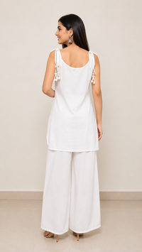Vastraanii Women’s Green Embellished Tie-Strap Co-ord Set