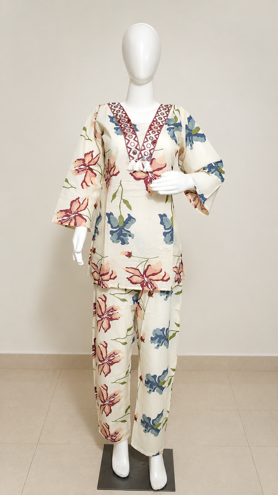 Vastraanii Floral Printed Co-Ord Set for Women Cream