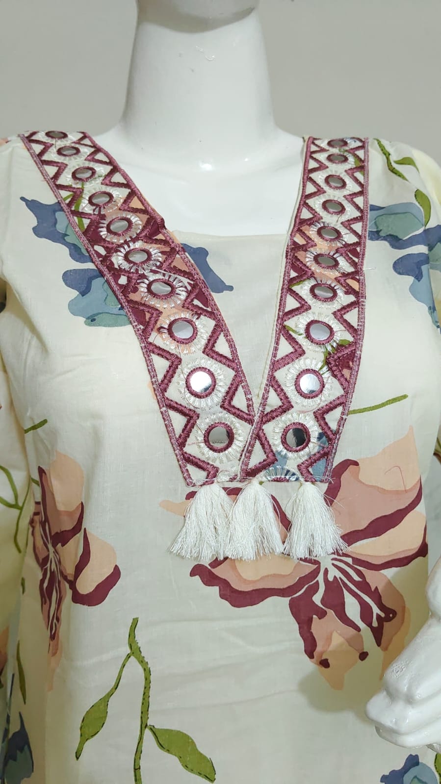 Vastraanii Floral Printed Co-Ord Set for Women Cream